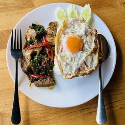 ข้าวกะเพรากระดูกอ่อน