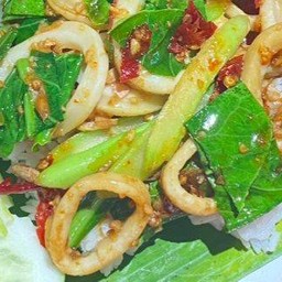 [เจมส์กระเพราถาด] ข้าวคะน้าปลาหมึก
