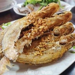 ปลาเนื้ออ่อนทอดกระเทียม