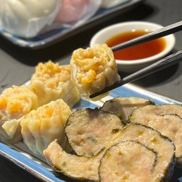 สาหร่ายม้วน ชุดละ 4 ชิ้น