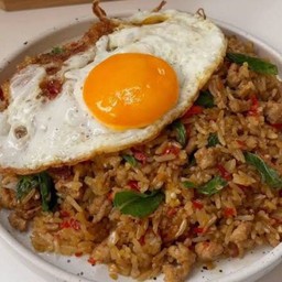 กระเพราคลุกข้าว