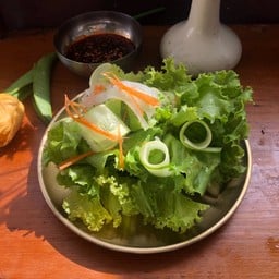 ยำผักกาดหอม
