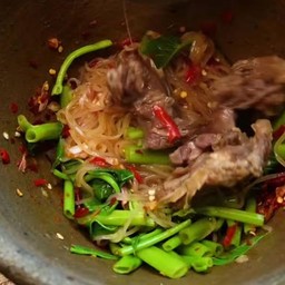 Som Tum With Beef Noodles