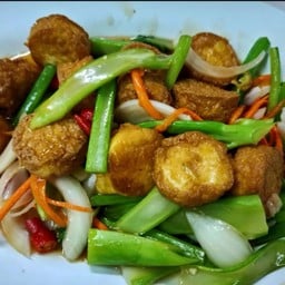 ยำเต้าหู้ทอด