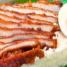 หมูทอดเทวดา จรัญสนิทวงศ์