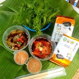 แซลมอนดองกุ้งดองซอสเกาหลีร้านป๊อปปี้เน้นแต่ของสด