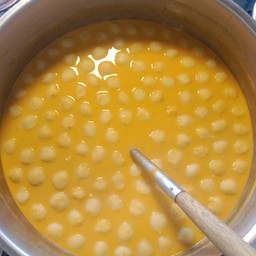 ขนมจีนน้ำยากะทิ(มีผักแถมให้)