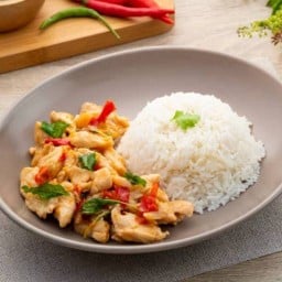 ร้านใบกะเพรา-อีสแลนแอนด์เฮาส์