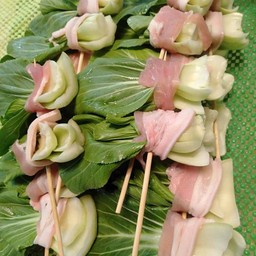 หมูพันผักกาดฮองเต้