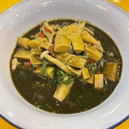 แกงเห็ดใส่หน่อไม้