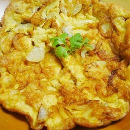 ข้าวราดไข่เจียวหอมหัวใหญ่