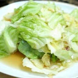 กะหล่ำปลีผัดน้ำปลา