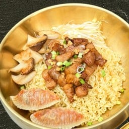 รามยอนสามชั้นหมักซอสย่างไฟ มันดู(เลือกเกี๊ยวได้)