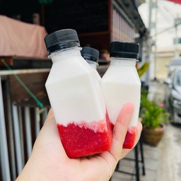 นมสดสตอเบอร์รี่ ( ขวด )
