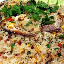 ข้าวผัดปลาทูพริกสด