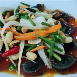 ยำไข่เยี่ยวม้า