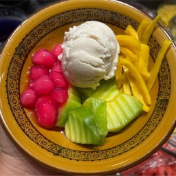 ไอติม 1 ลูก + ท็อปปิ้ง 3 อย่าง