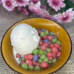 ไอติมกะทิบัวลอยสามสี
