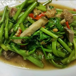 ผักบุ้งหมูกรอบ