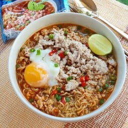 มาม่า โครตอร่อย (ข้าวไข่เจียว,ข้าวกระเพรา) ริมคลองวัดหลังบาง