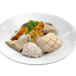 ข้าวแห้งหมูกับเครื่องใน.