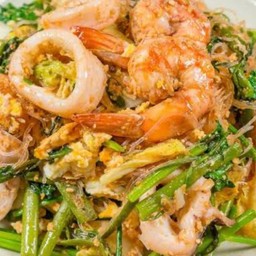 สุกี้แห้งกุ้งหมึกสไตล์ไหหลำ