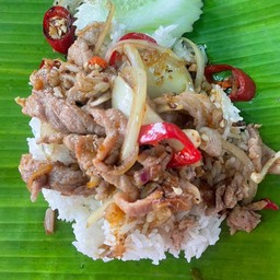 ข้าวผัดพริกหมู