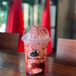 สตรอว์เบอร์รี่ปั่น