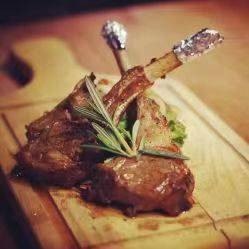 ซี่โครงแกะย่าง ( 2ชิ้น) 烤羊排 (2个)