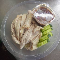 ลุงหนวดข้าวมันไก่