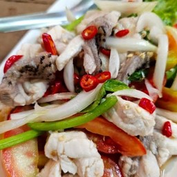 ยำปลากระพงลวก