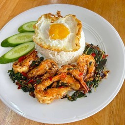 กะเพรากุ้งราดข้าว