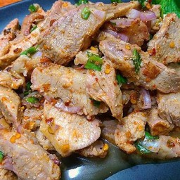 น้ำตกคอหมูย่าง