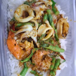 ผัดพริกแกงทะเล