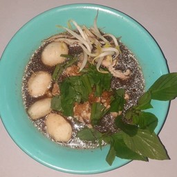 ก๋วยเตี๋ยวน้ำตก หมู
