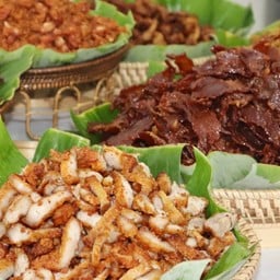 หมูทอด & แซนด์วิช หน้า นพ.