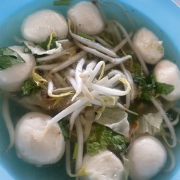 เกาเหลาลูกชิ้น น้ำใส