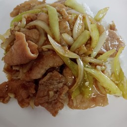 ผัดพริกอ่อนหมูหมัก