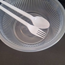 ชุดถ้วยช้อนส้อม