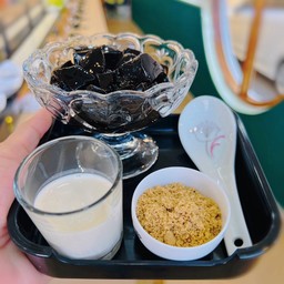 เฉาก๊วยนมสด