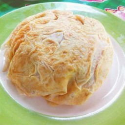 ผัดไทโบราณห่อไข่