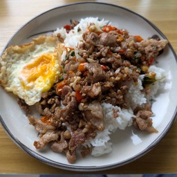 ข้าวกะเพราหมู+ไข่ดาว