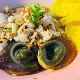 ก๋วยเตี๋ยวหมูน้ำใส_ไข่เยี่ยวม้า