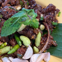 ก้อยเสื้อคั่ว