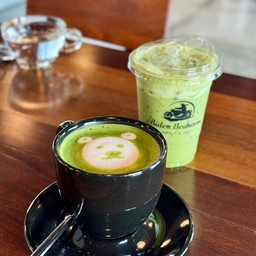 ชาเขียวนมร้อน