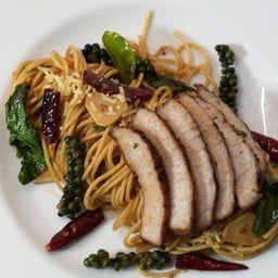 สปาเก็ตตี้ขี้เมาคอหมู