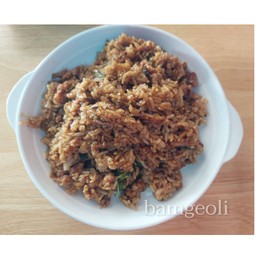 ข้าวผัดคลุกกะเพรา Fried rice with basil leaves
