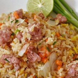 ข้าวผัดแหนม (ใหญ่)