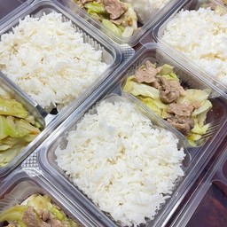 ผัดกะหล่ำปลี ราดข้าว