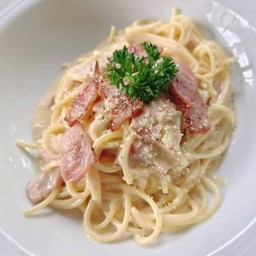 สปาเก็ตตี้คาโบนาร่า  เบคอน( bacon )